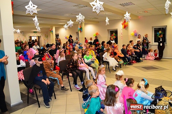Zdjęcie w galerii na portalu naszraciborz.pl: Bajkowo i kolorowo na balu przebierańc&oacute;w w Pietrowicach Wielkich wiadomości z regionu