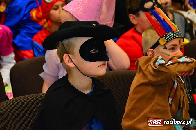 Zdjęcie w galerii na portalu naszraciborz.pl: Bajkowo i kolorowo na balu przebierańc&oacute;w w Pietrowicach Wielkich wiadomości z regionu