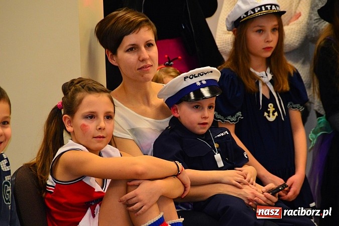 Zdjęcie w galerii na portalu naszraciborz.pl: Bajkowo i kolorowo na balu przebierańc&oacute;w w Pietrowicach Wielkich wiadomości z regionu