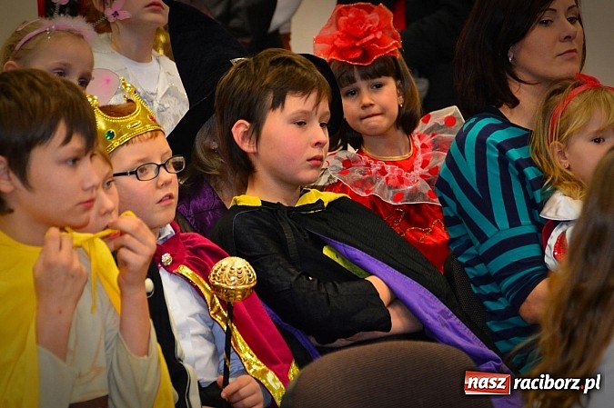 Zdjęcie w galerii na portalu naszraciborz.pl: Bajkowo i kolorowo na balu przebierańc&oacute;w w Pietrowicach Wielkich wiadomości z regionu
