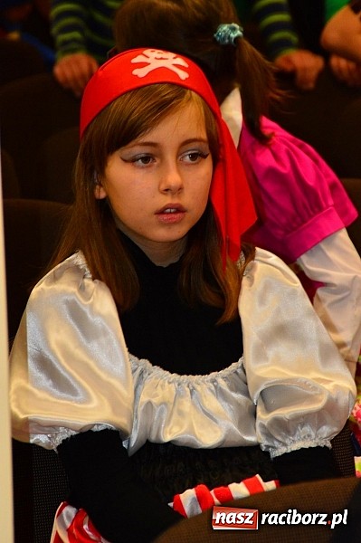 Zdjęcie w galerii na portalu naszraciborz.pl: Bajkowo i kolorowo na balu przebierańc&oacute;w w Pietrowicach Wielkich wiadomości z regionu