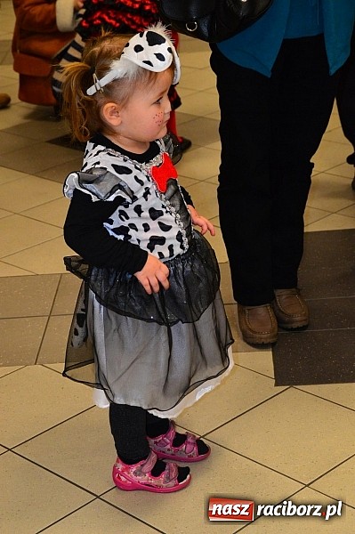 Zdjęcie w galerii na portalu naszraciborz.pl: Bajkowo i kolorowo na balu przebierańc&oacute;w w Pietrowicach Wielkich wiadomości z regionu