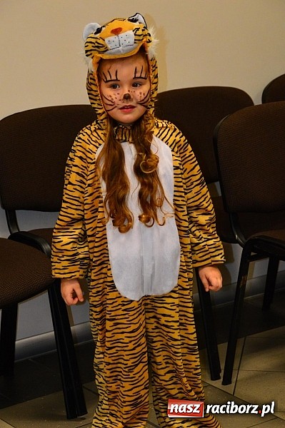 Zdjęcie w galerii na portalu naszraciborz.pl: Bajkowo i kolorowo na balu przebierańc&oacute;w w Pietrowicach Wielkich wiadomości z regionu