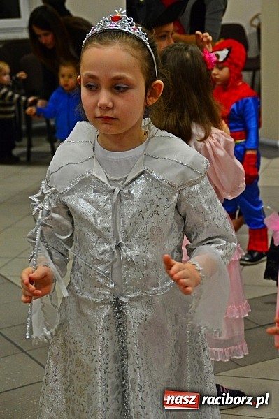 Zdjęcie w galerii na portalu naszraciborz.pl: Bajkowo i kolorowo na balu przebierańc&oacute;w w Pietrowicach Wielkich wiadomości z regionu