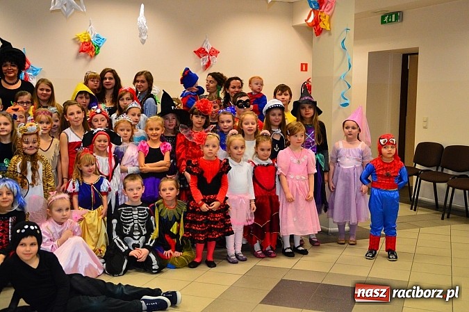 Zdjęcie w galerii na portalu naszraciborz.pl: Bajkowo i kolorowo na balu przebierańc&oacute;w w Pietrowicach Wielkich wiadomości z regionu