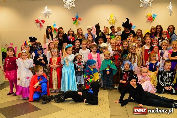 Zdjęcie w galerii na portalu naszraciborz.pl: Bajkowo i kolorowo na balu przebierańc&oacute;w w Pietrowicach Wielkich wiadomości z regionu