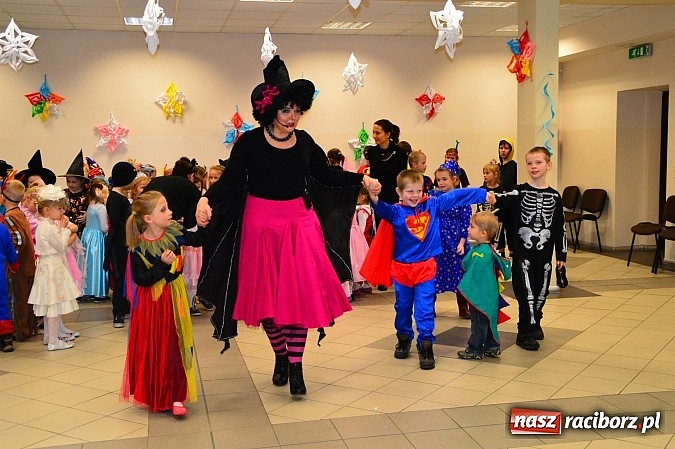 Zdjęcie w galerii na portalu naszraciborz.pl: Bajkowo i kolorowo na balu przebierańc&oacute;w w Pietrowicach Wielkich wiadomości z regionu