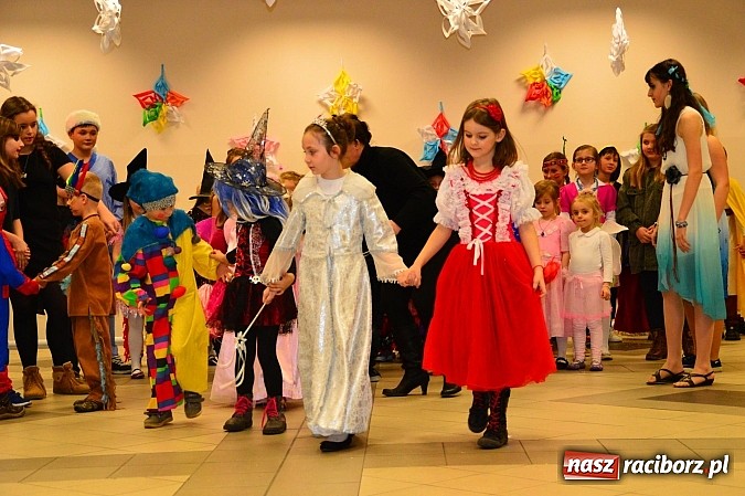 Zdjęcie w galerii na portalu naszraciborz.pl: Bajkowo i kolorowo na balu przebierańc&oacute;w w Pietrowicach Wielkich wiadomości z regionu