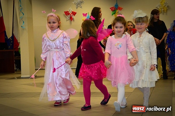 Zdjęcie w galerii na portalu naszraciborz.pl: Bajkowo i kolorowo na balu przebierańc&oacute;w w Pietrowicach Wielkich wiadomości z regionu
