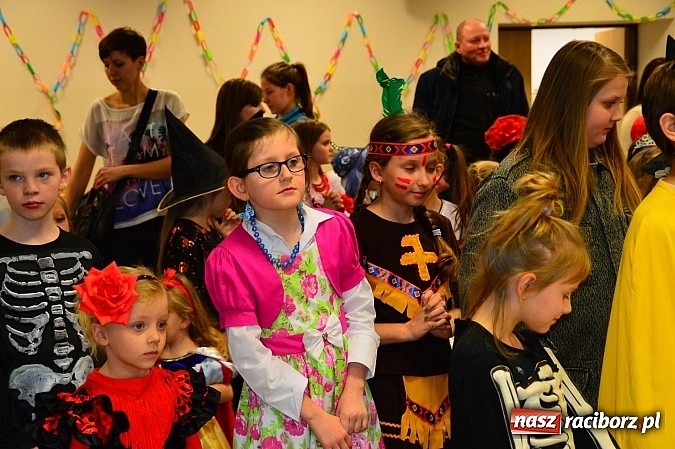Zdjęcie w galerii na portalu naszraciborz.pl: Bajkowo i kolorowo na balu przebierańc&oacute;w w Pietrowicach Wielkich wiadomości z regionu