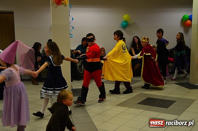 Zdjęcie w galerii na portalu naszraciborz.pl: Bajkowo i kolorowo na balu przebierańc&oacute;w w Pietrowicach Wielkich wiadomości z regionu