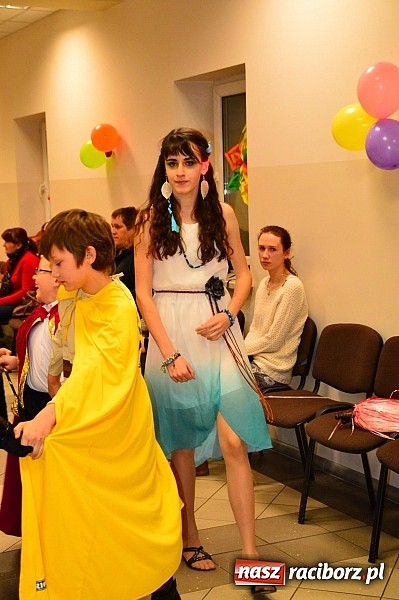 Zdjęcie w galerii na portalu naszraciborz.pl: Bajkowo i kolorowo na balu przebierańc&oacute;w w Pietrowicach Wielkich wiadomości z regionu