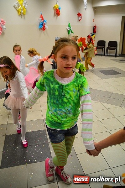 Zdjęcie w galerii na portalu naszraciborz.pl: Bajkowo i kolorowo na balu przebierańc&oacute;w w Pietrowicach Wielkich wiadomości z regionu