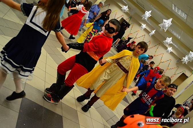 Zdjęcie w galerii na portalu naszraciborz.pl: Bajkowo i kolorowo na balu przebierańc&oacute;w w Pietrowicach Wielkich wiadomości z regionu