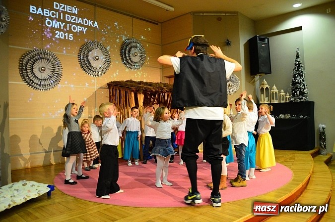 Zdjęcie w galerii na portalu naszraciborz.pl: Piękny występ bieńkowickich przedszkolaków wiadomości z regionu