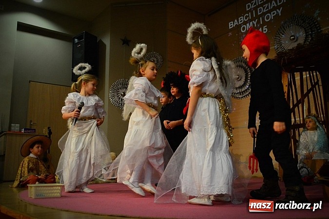 Zdjęcie w galerii na portalu naszraciborz.pl: Piękny występ bieńkowickich przedszkolaków wiadomości z regionu