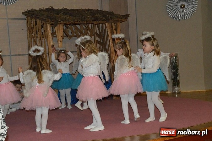 Zdjęcie w galerii na portalu naszraciborz.pl: Piękny występ bieńkowickich przedszkolaków wiadomości z regionu