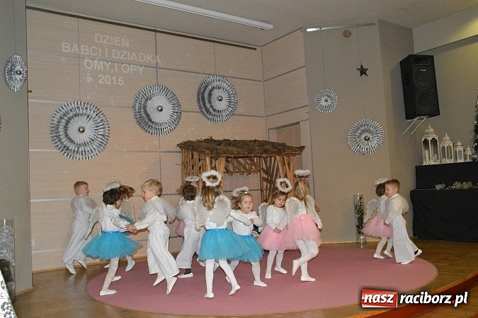 Zdjęcie w galerii na portalu naszraciborz.pl: Piękny występ bieńkowickich przedszkolaków wiadomości z regionu