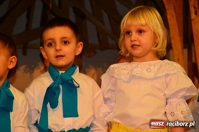 Zdjęcie w galerii na portalu naszraciborz.pl: Piękny występ bieńkowickich przedszkolaków wiadomości z regionu