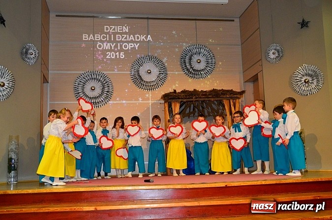 Zdjęcie w galerii na portalu naszraciborz.pl: Piękny występ bieńkowickich przedszkolaków wiadomości z regionu