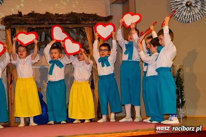 Zdjęcie w galerii na portalu naszraciborz.pl: Piękny występ bieńkowickich przedszkolaków wiadomości z regionu
