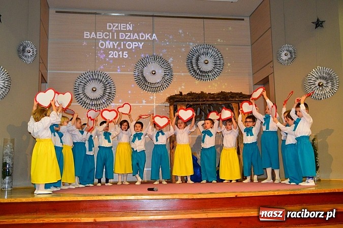 Zdjęcie w galerii na portalu naszraciborz.pl: Piękny występ bieńkowickich przedszkolaków wiadomości z regionu