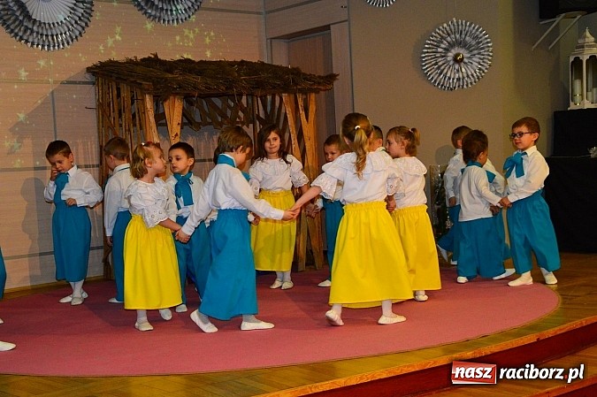 Zdjęcie w galerii na portalu naszraciborz.pl: Piękny występ bieńkowickich przedszkolaków wiadomości z regionu
