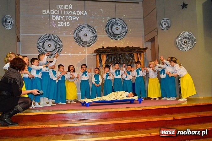 Zdjęcie w galerii na portalu naszraciborz.pl: Piękny występ bieńkowickich przedszkolaków wiadomości z regionu