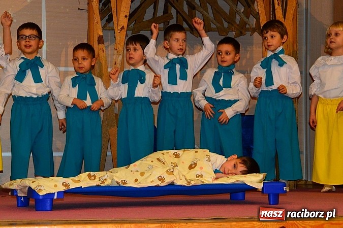 Zdjęcie w galerii na portalu naszraciborz.pl: Piękny występ bieńkowickich przedszkolaków wiadomości z regionu