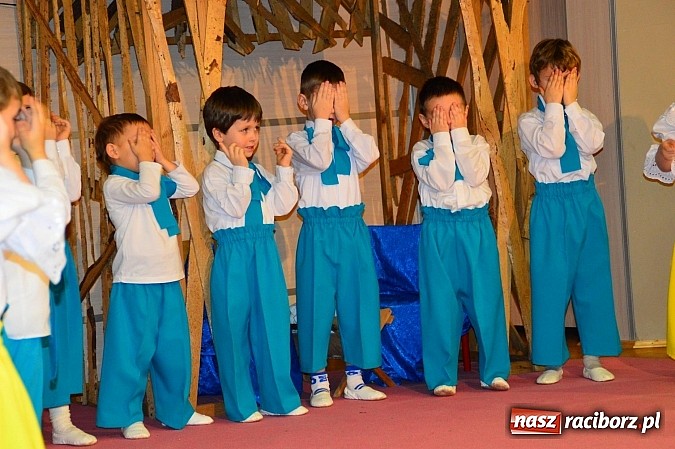 Zdjęcie w galerii na portalu naszraciborz.pl: Piękny występ bieńkowickich przedszkolaków wiadomości z regionu