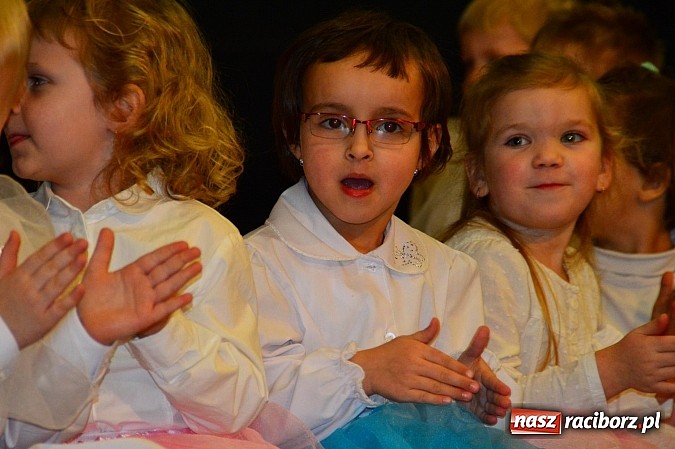 Zdjęcie w galerii na portalu naszraciborz.pl: Piękny występ bieńkowickich przedszkolaków wiadomości z regionu