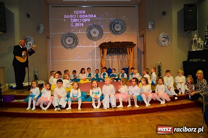 Zdjęcie w galerii na portalu naszraciborz.pl: Piękny występ bieńkowickich przedszkolaków wiadomości z regionu