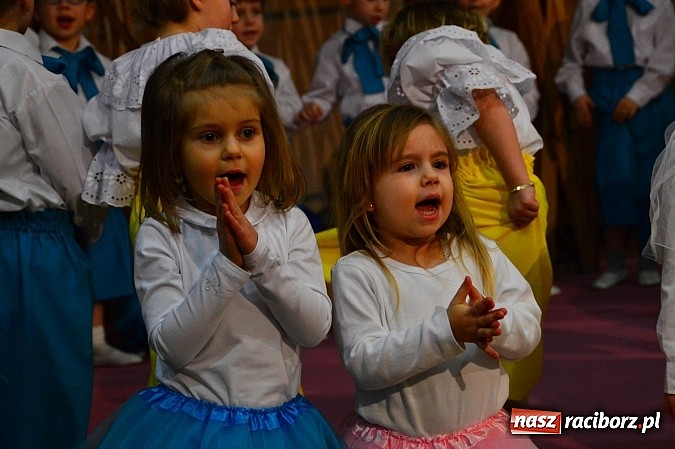 Zdjęcie w galerii na portalu naszraciborz.pl: Piękny występ bieńkowickich przedszkolaków wiadomości z regionu