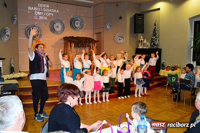 Zdjęcie w galerii na portalu naszraciborz.pl: Piękny występ bieńkowickich przedszkolaków wiadomości z regionu