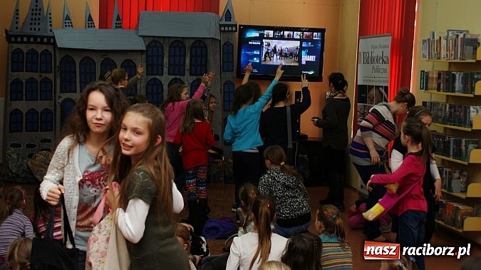 Zdjęcie w galerii na portalu naszraciborz.pl: Gry ruchowe w trzeci dzień ferii w Bibliotece wiadomości z regionu