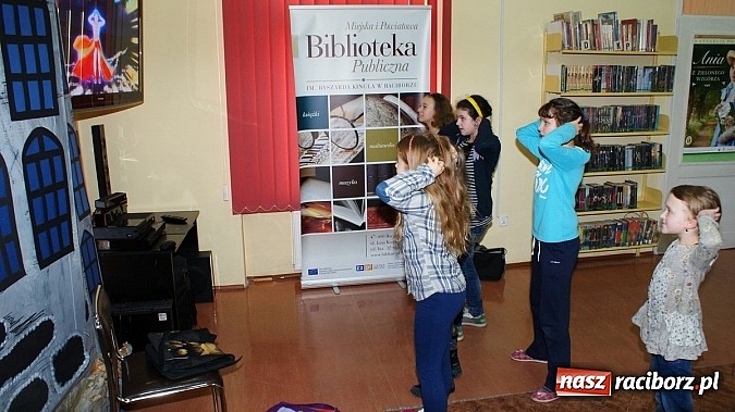 Zdjęcie w galerii na portalu naszraciborz.pl: Gry ruchowe w trzeci dzień ferii w Bibliotece wiadomości z regionu