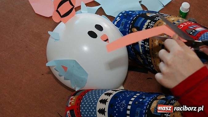 Zdjęcie w galerii na portalu naszraciborz.pl: Gry ruchowe w trzeci dzień ferii w Bibliotece wiadomości z regionu