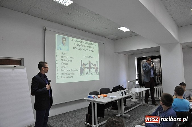 Zdjęcie w galerii na portalu naszraciborz.pl: Młodzież z Krzyżanowic i Pietrowic Wielkich wróciła z warsztatów biznesowych wiadomości z regionu