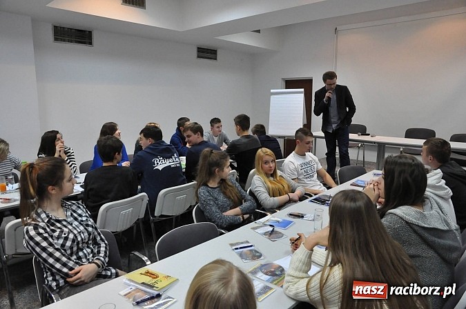 Zdjęcie w galerii na portalu naszraciborz.pl: Młodzież z Krzyżanowic i Pietrowic Wielkich wróciła z warsztatów biznesowych wiadomości z regionu