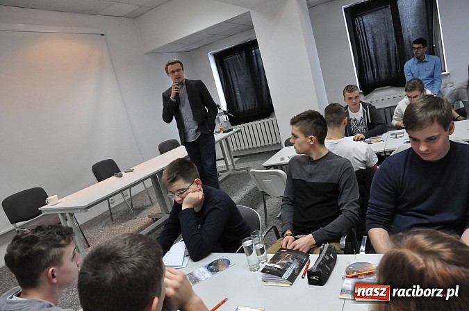 Zdjęcie w galerii na portalu naszraciborz.pl: Młodzież z Krzyżanowic i Pietrowic Wielkich wróciła z warsztatów biznesowych wiadomości z regionu