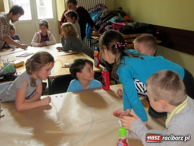 Zdjęcie w galerii na portalu naszraciborz.pl: Wyostrzone rozumienie, wyobraźnia i słuch. Warsztaty z baśniami w RCK wiadomości z regionu