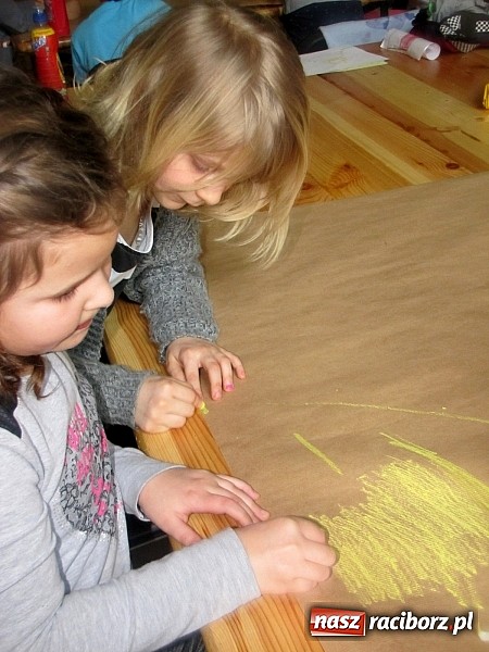 Zdjęcie w galerii na portalu naszraciborz.pl: Wyostrzone rozumienie, wyobraźnia i słuch. Warsztaty z baśniami w RCK wiadomości z regionu