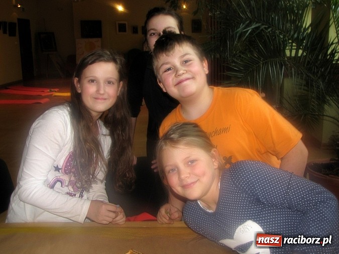 Zdjęcie w galerii na portalu naszraciborz.pl: Wyostrzone rozumienie, wyobraźnia i słuch. Warsztaty z baśniami w RCK wiadomości z regionu