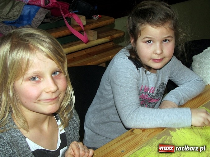 Zdjęcie w galerii na portalu naszraciborz.pl: Wyostrzone rozumienie, wyobraźnia i słuch. Warsztaty z baśniami w RCK wiadomości z regionu