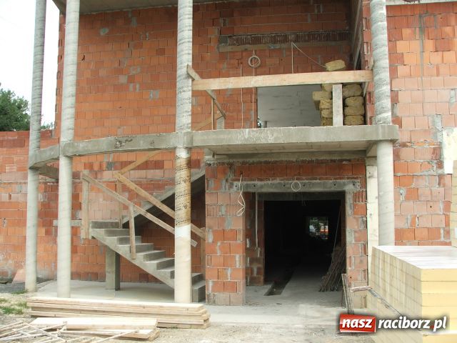 Zdjęcie w galerii na portalu naszraciborz.pl: Zielona Trzynastka przykuwa wzrok wiadomości z regionu