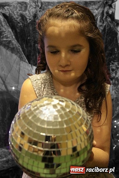 Zdjęcie w galerii na portalu naszraciborz.pl: Zaczarowana wojnowicka szkoła mody wiadomości z regionu