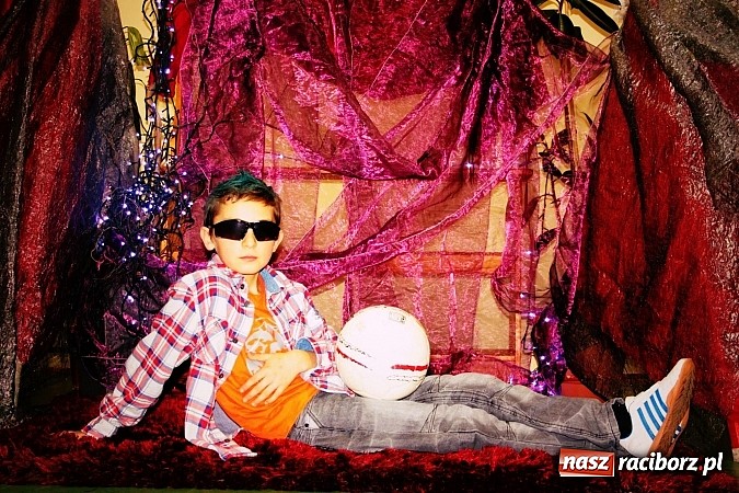 Zdjęcie w galerii na portalu naszraciborz.pl: Zaczarowana wojnowicka szkoła mody wiadomości z regionu