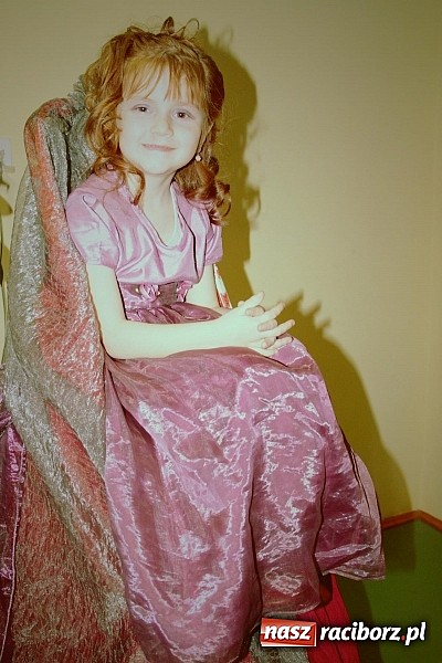 Zdjęcie w galerii na portalu naszraciborz.pl: Zaczarowana wojnowicka szkoła mody wiadomości z regionu