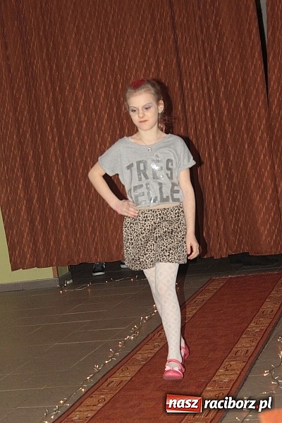 Zdjęcie w galerii na portalu naszraciborz.pl: Zaczarowana wojnowicka szkoła mody wiadomości z regionu