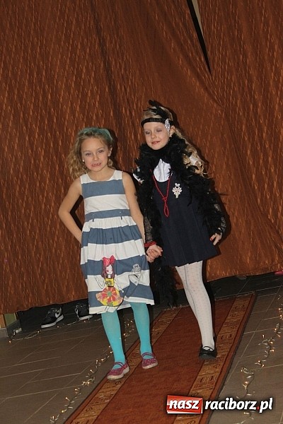 Zdjęcie w galerii na portalu naszraciborz.pl: Zaczarowana wojnowicka szkoła mody wiadomości z regionu